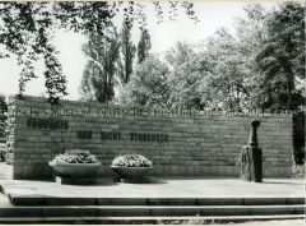 Das "Denkmal der Hennigsdorfer Arbeiter gegen Reaktion, Faschismus und Krieg" in Hennigsdorf