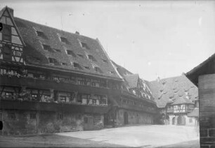 Alte Hofhaltung & Historisches Museum — Hofanlage (Westflügel)