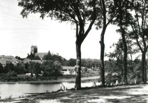 Gerdauen, Stadtansicht : Gerdauen (Schelesnodoroschny/Russland). Blick von Südosten über den Omet gegen Stadtkern mit Pfarrkirche