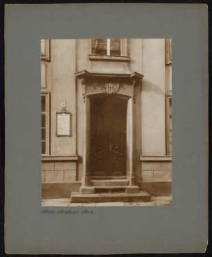 Wohnhaus Kleine Stralauer Straße 4, Berlin-Mitte: Ansicht Portal