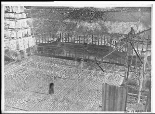 Staustufe Erlabrunn. Los I: Armierung des Torkammerbodens im Unterhaupt. L.P. 138 cm = Würzburger Pegel 107 cm.