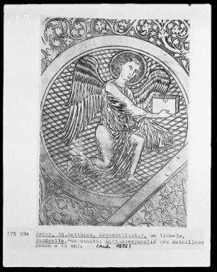 Symbol des Evangelisten Matthäus auf der Rückseite des Kreuzreliquiars