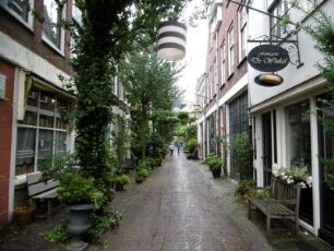 Haarlem: Straßenzug an der Nieuwe Kerk