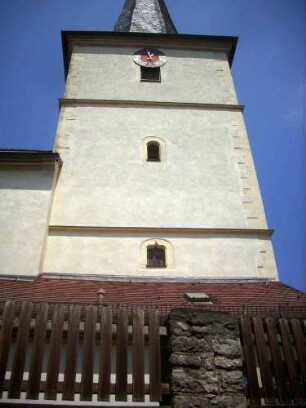 Kirchturm von Süden in Übersicht (im Kern Gotischer Chorturm mit Turmchor - 1598 berarbeitet und renoviert-Glockenstube und Dach erneuert)