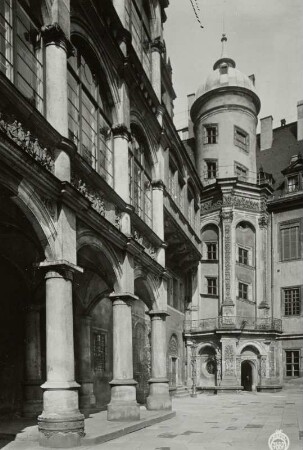 Großer Schlosshof : Dresden, Residenzschloss, Großer Schloßhof, Nordseite, Altan und nordöstlicher Treppenturm
