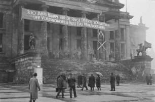 Berlin-Mitte. Tagung des 2. Deutschen Volkskongresses im Schauspielhaus am Gendarmenmarkt