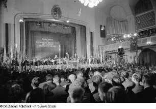 Podium und Publikum der Bachfeier
