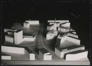 Düsseldorfer Schauspielhaus, Düsseldorf Wettbewerb: Städtebauliches Modell, Martin-Luther-Platz mit Johanneskirche, Nordansicht