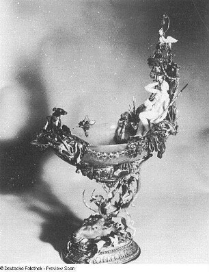 Das Bad der Diana : Das Bad der Diana. Chalzedon, Gold, Silber, Edelsteine, Perlen, Elfenbein und Email; Höhe 38 cm (1704; J. M. Dinglinger, G. F. Dinglinger, B. Permoser). Dresden: Grünes Gewölbe VIII 305