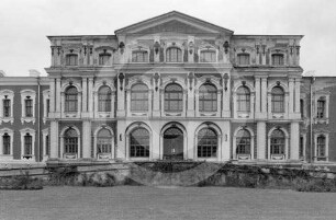 Hauptfassade von Schloss Jelgava (Mitau)