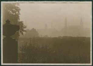 Dresden-Neustadt, Blick aus dem Garten des Japanischen Palais auf die Altstadt. Links das Japanische Palais