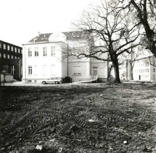 Cottbus, Ostrower Damm. Villa (2.H.19.Jh., 1992). Seitenansicht (Ostfassade)