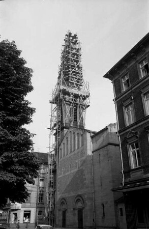 Reparaturarbeiten am Turm der Johanniskirche in der Südstadt.