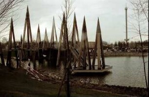 Berlin: Bundesgartenschau 1985; Brücke am See