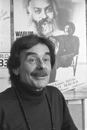Lesung des Journalisten Jörg Andrees Elten alias Swami Satyananda in [der Festhalle] Durlach