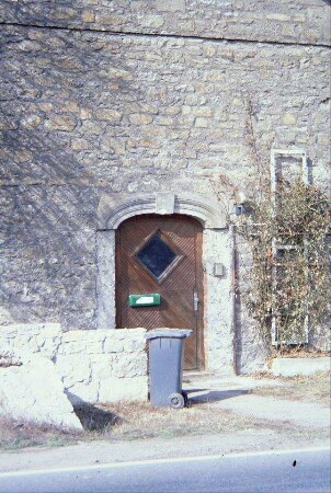 Portal eines der ältesten Häuser