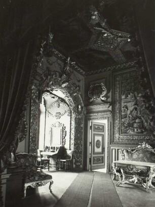 Burgk, Schloss : Burgk. Schloß. Nordöstliche Fensterecke im Prunkzimmer im 2. Obergeschoß