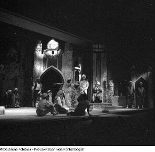 Theater der Jungen Generation; Nasradin mit Wunderlampe; Junge Zuschauer