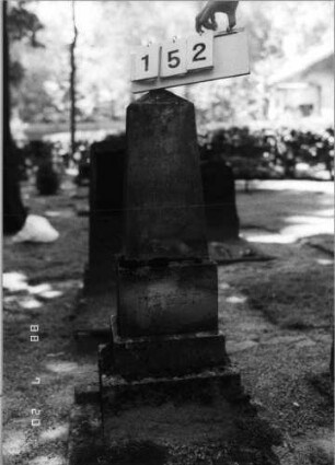 Grabstein 152