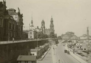 Dresden-Altstadt. Blick von der Carolabrücke über Brühlsche Terrasse und das Terrassenufer mit Schiffanlegestelle nach Westen