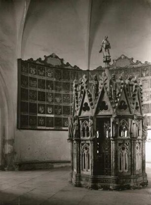 Konstanz, Münster : Konstanz. Münster. Heiliges Grab mit Figurenzyklus des Lebens Christi