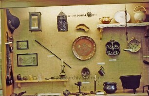 Heimatmuseum: Schaukasten Mittelalter