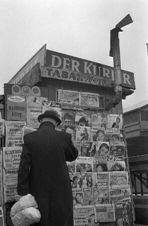 Berlin-Kreuzberg : In Berlin-Kreuzberg, am Halleschen Tor