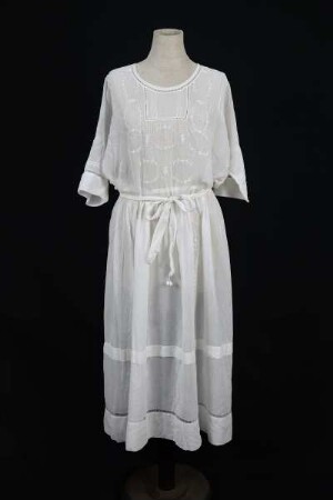 Besticktes Sommerkleid