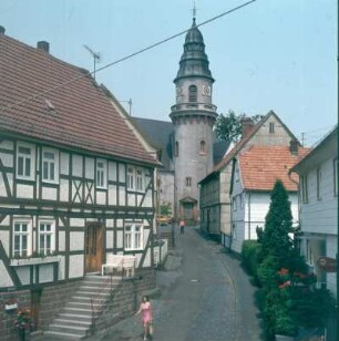 Birstein. Ortsansicht mit Kirche