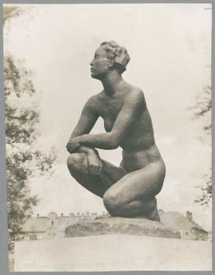 Große Kauernde, 1925/27, Bronze