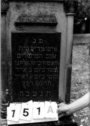 Grabstein 151A