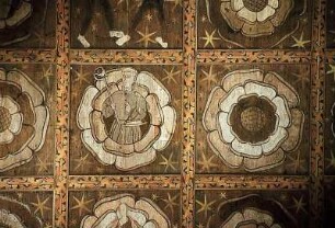 Kassettendecke mit Heiligendarstellungen