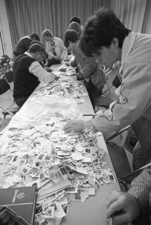 Großtauschtag der Vereinigung Karlsruher Briefmarkensammler in der Nancyhalle