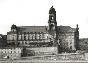 Dresden-Altstadt. Ständehaus (1901/1907; P. Wallot). Ansicht von Norden von der Augustusbrücke