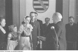 Dresden. Wilhelm Pieck, Präsident der DDR, in Dresden bei der Landesregierung Sachsen, November 1949