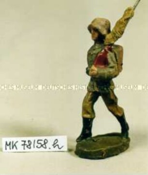 Soldat mit Gewehr und Marschgepäck (Tornister, Decke, Feldflasche)