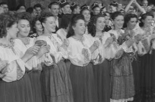 Kulturveranstaltung anlässlich des Internationalen Mädchentags : Mitglieder eines Ensembles