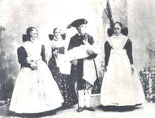 Taufe in Crostwitz : Kleidung - katholische Tracht. Taufe (verheiratete Taufzeugen).