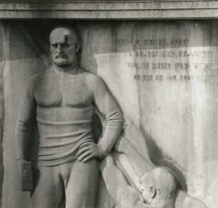 Schillerdenkmal : Schillerdenkmal (1913, S. Werner; Sandstein). Dresden-Neustadt, Albertplatz