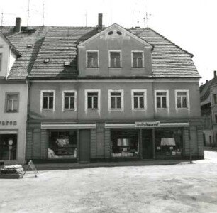 Oederan, Große Kirchgasse 1. Wohnhaus mit Ladeneinbau (1766). Marktfront