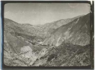Landschaft im unteren Palca-Tal mit Terrassenkulturen