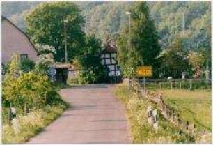 Blick auf den Ortseingang von Bördel (Altersgruppe 14-17)