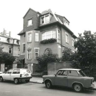 Dresden-Trachau, Wahnsdorfer Straße 16. Villa. 1909. Straßenansicht mit Einfriedung