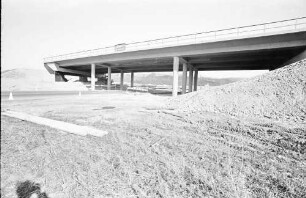 Müllheim: Brücke B 3 über Zubringer im Bau