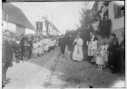 Primizfeier Bayer in Emerfeld 1935; Prozessionsteilnehmer und Pfarrer