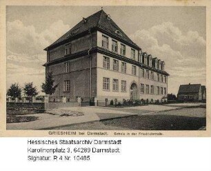 Griesheim bei Darmstadt, Schule in der Friedrichstraße / Außenansicht