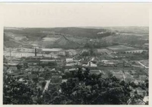 Freital-Zauckerode. Blick vom Windberg auf Schlammteiche der Wismut-Halde Paul-Berndt-Grube und Ziegelei