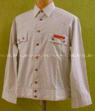 Hemd zur Uniform eines Angehörigen des Büros für Besuchs- und Reiseangelegenheiten