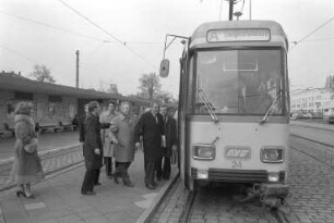 Informationsbesuch von Staatssekretär Ernst Ludwig bei der Karlsruher Albtal-Verkehrs-Gesellschaft AVG
