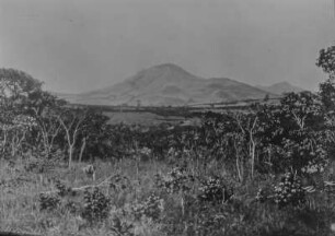 Landschaft : Die bergige Landschaft in der Umgebung von Benguela